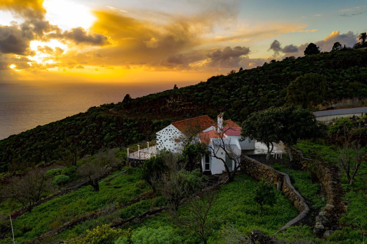 "Villa Servanda " - Relax, Nature, Wide Views Of The Sea And A Starry Sky Puntagorda エクステリア 写真